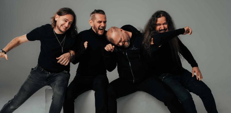 Riverside regalan 'Friend or Foe?', tercer adelanto de su nuevo álbum ...